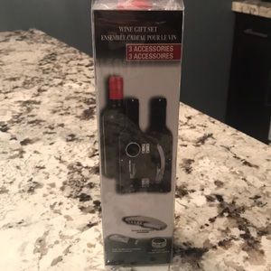 Wine Gift Set Brand New!!
